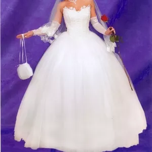 Продам счастливое свадебное платье и пренадлежащие к нему аксесуары