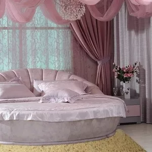 Итальянская круглая кожаная кровать Мауро