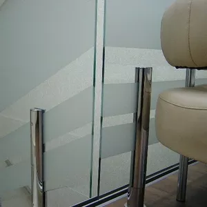Стеклянные ограждения лестниц и балконов