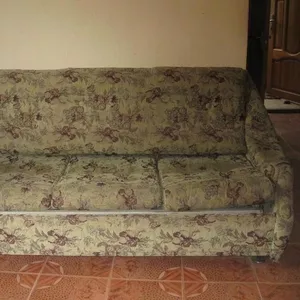 продам диван б/у двухспальный,  раскладной из гарнитура 