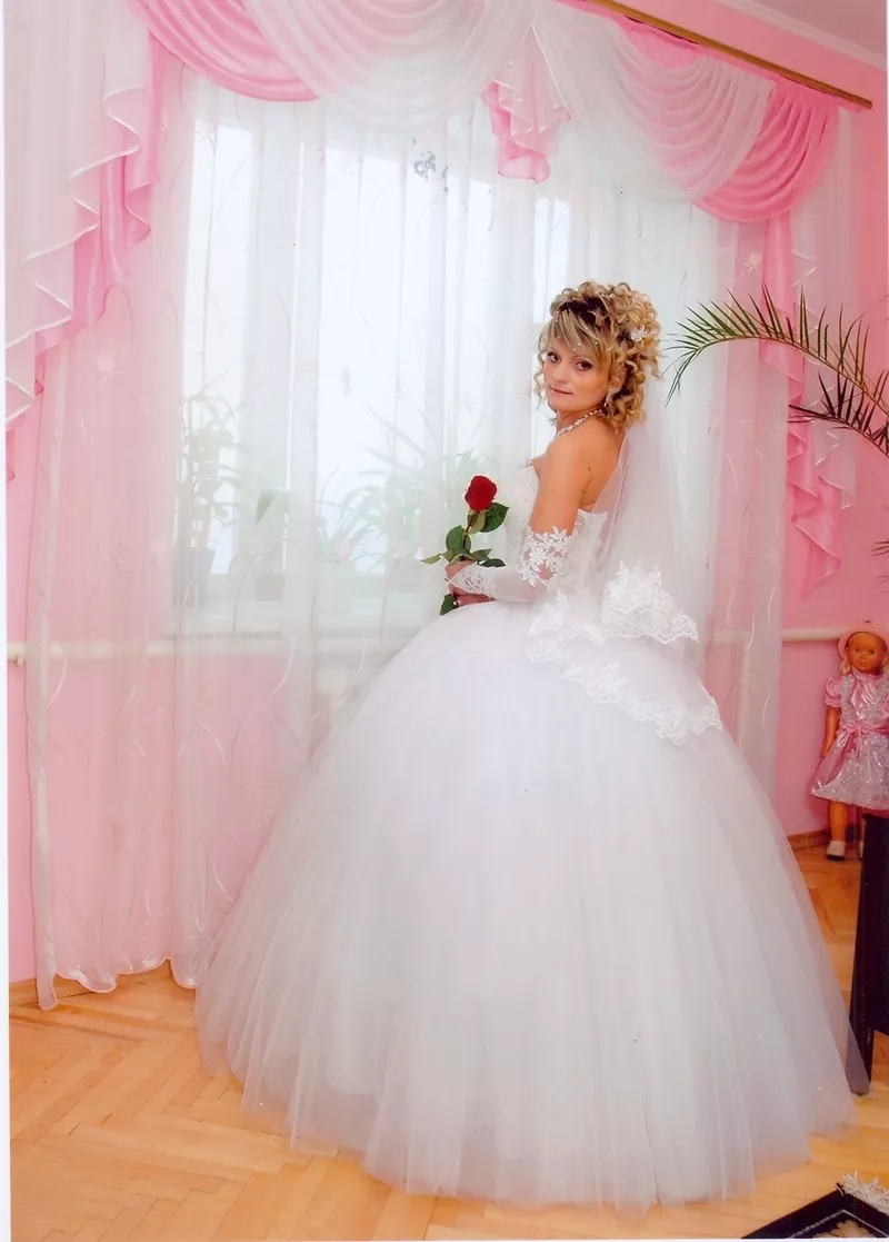 Продам счастливое свадебное платье и пренадлежащие к нему аксесуары 2