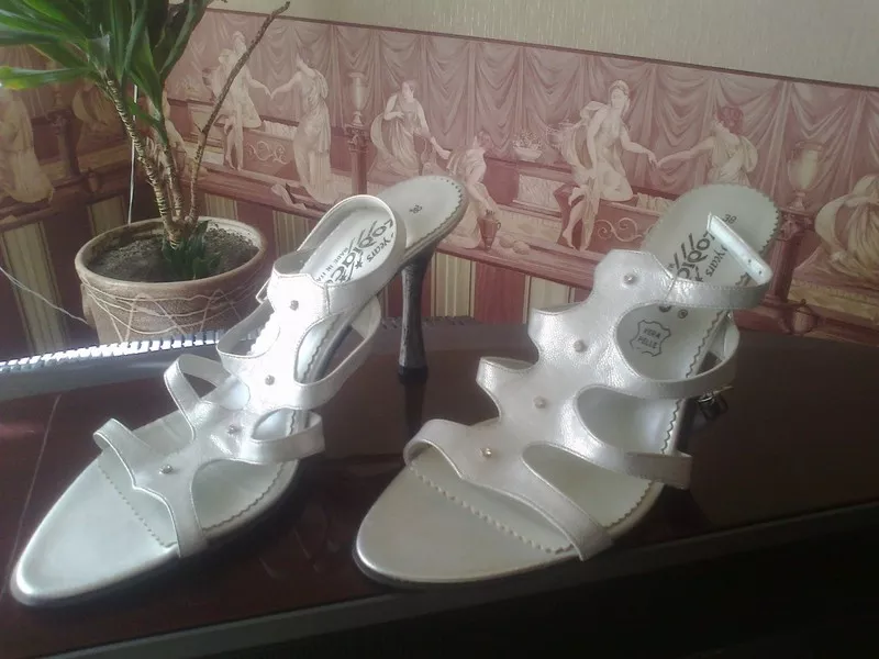 продам женскую обувь Италия  37 и 38