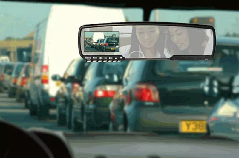 Зеркало заднего вида с двумя скрытыми камерами – обзор дороги и салона