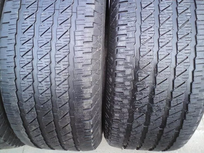 Продам комплект шин б/у всесезон R20  305/50 Michelin 2