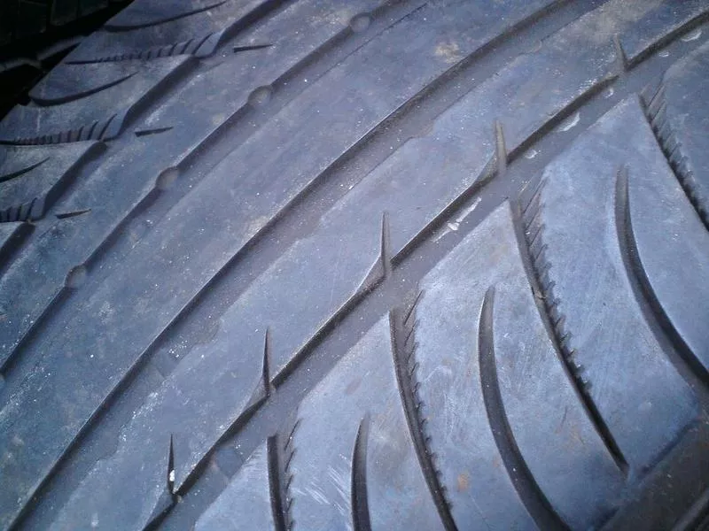 Продам пару шин б/у лето R17 245/40  Kumho 2