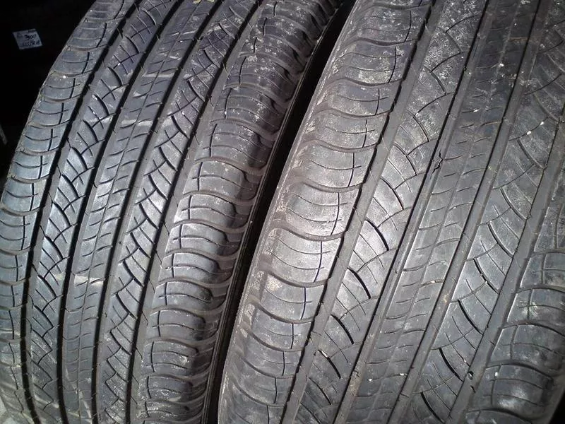 Продам пару шин б/у лето R17 255/60  Michelin