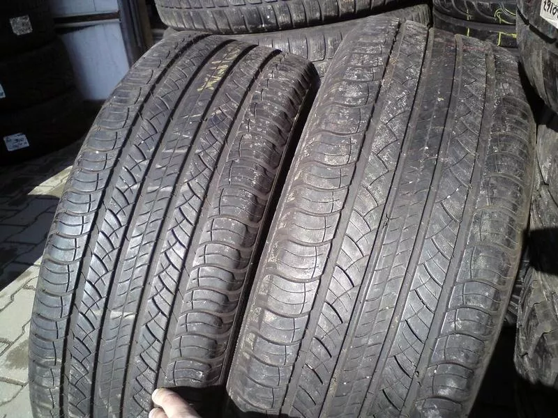 Продам пару шин б/у лето R17 255/60  Michelin 2