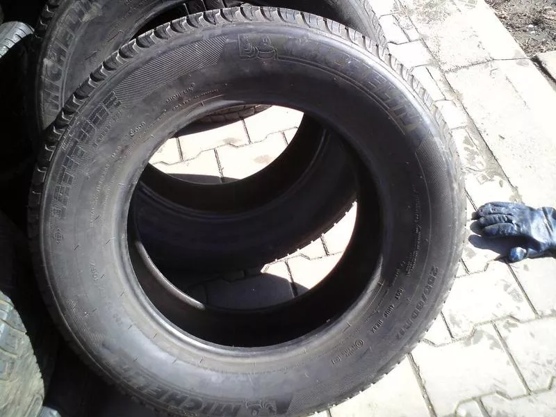 Продам пару шин б/у лето R17 255/60  Michelin 4