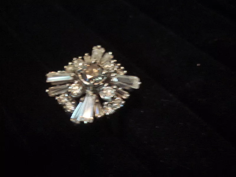 Старинное кольцо с бриллиантами и белыми сапфирами 2