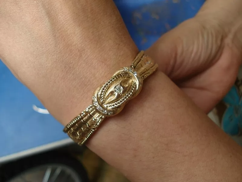 Оригинальные золотые часы Mathey-Tissot с бриллиантами и золотым ремеш