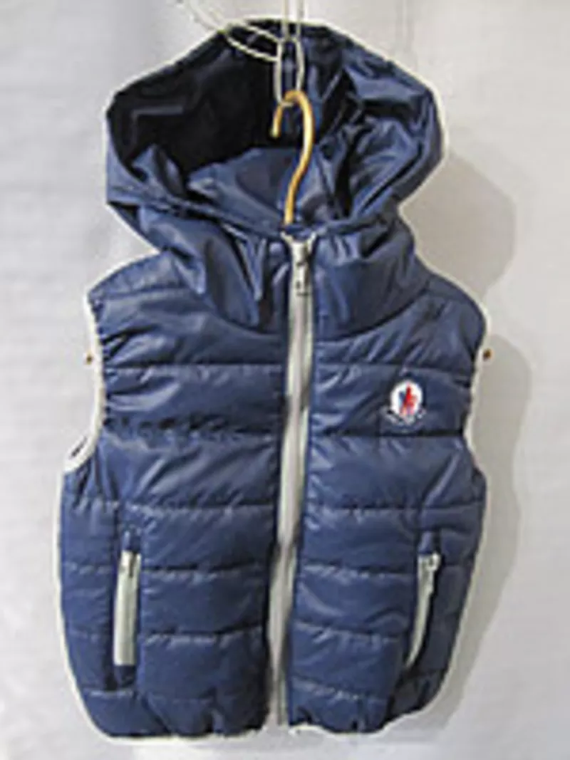 Детские жилетки Moncler  5