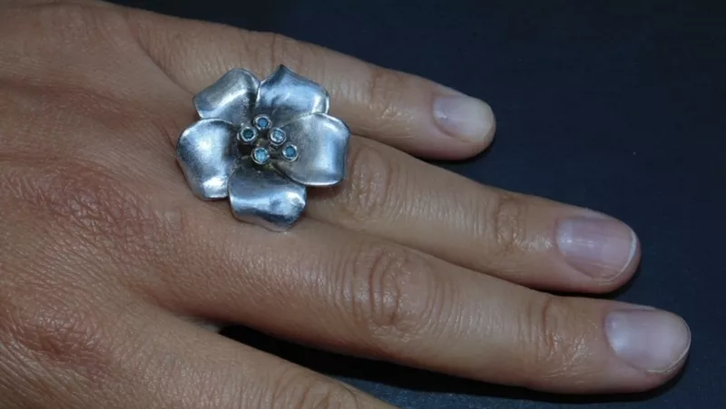 Кольцо Tiffany с голубыми бриллиантами 7