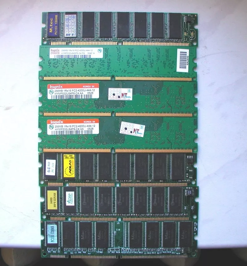 Модули памяти (DIMM) 512mb,  256mb,  266mb, 128mb,  64mb.
