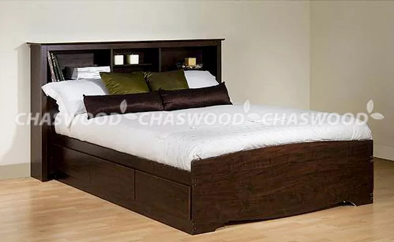Двуспальная кровать Марко из натурального дерева