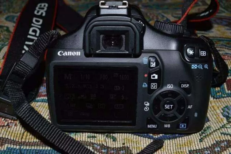 Продам зеркальный фотоаппарат Canon 1100d 2