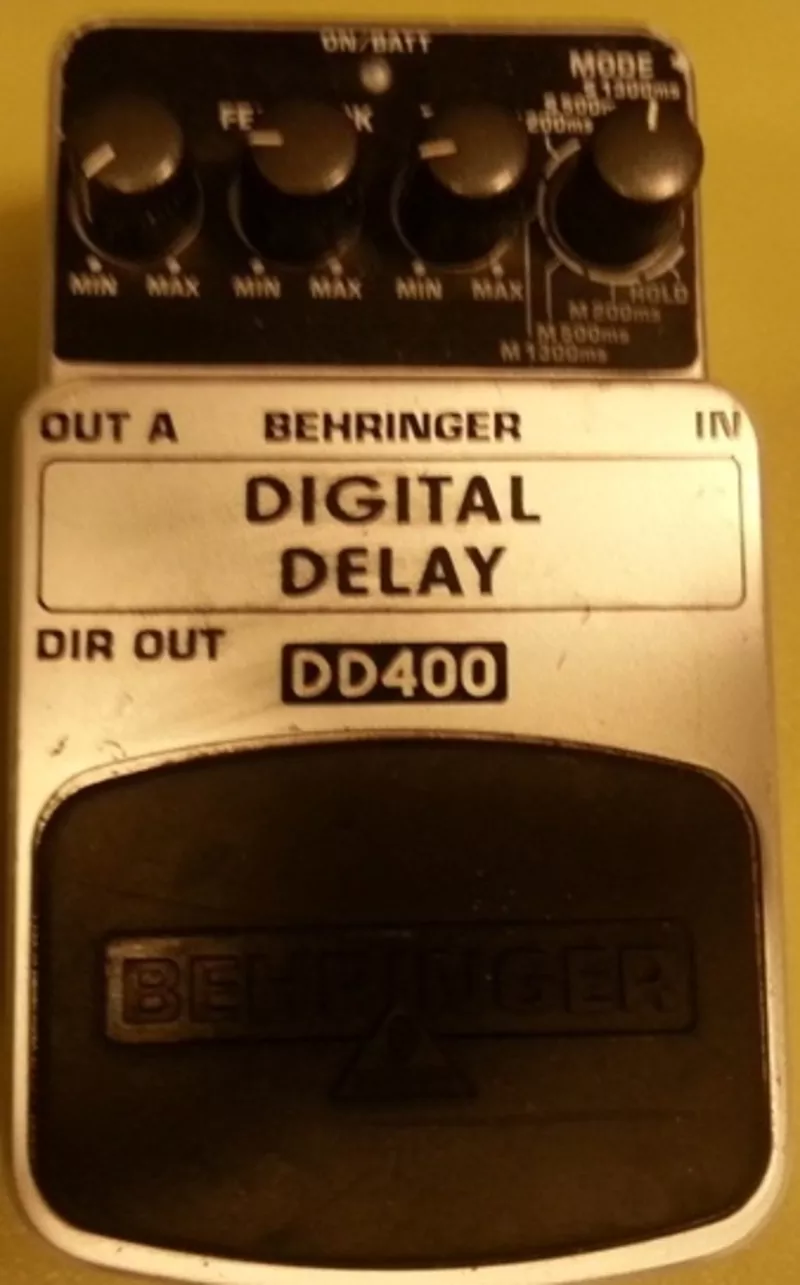 Продам педаль для гитары дилэй Beringer DD 400