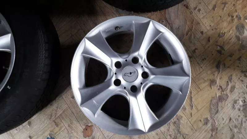 шины с легкосплавными дисками R16.5x114.3.toyota rav4.honda cr-v 2