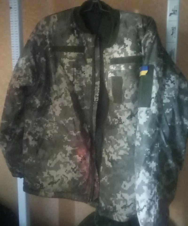 Продам военную форму 52 р.мужские куртки и брюки комуфляжные, головные уборы, сумку. 2