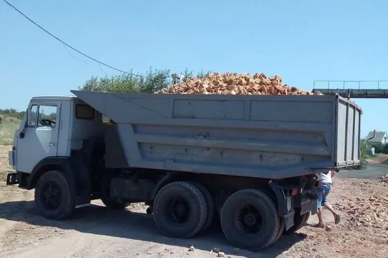 Жерства. Бой Кирпича на подсыпку дорог