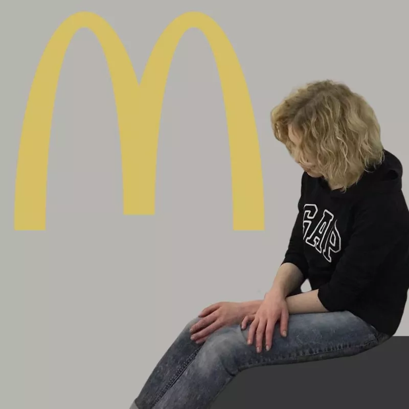 Опыт работы 18-летней украинки Снежаны,  в корпорации McDonald’s 3