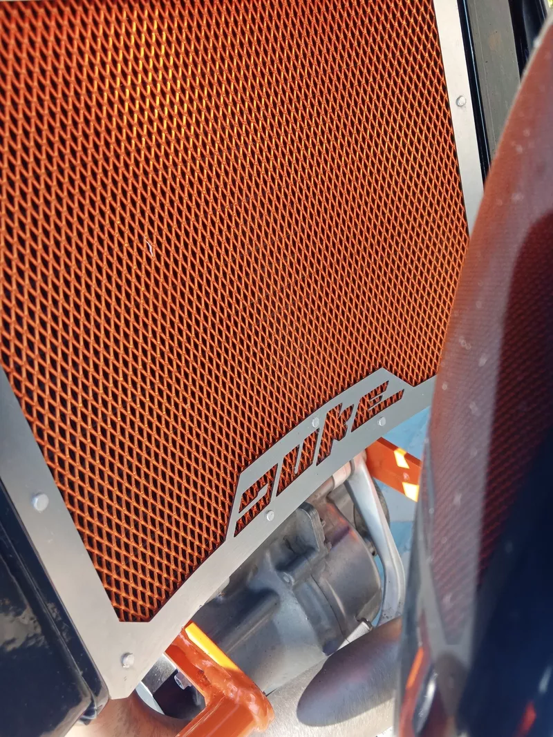 KTM 690 Duke, ABS 2015 5