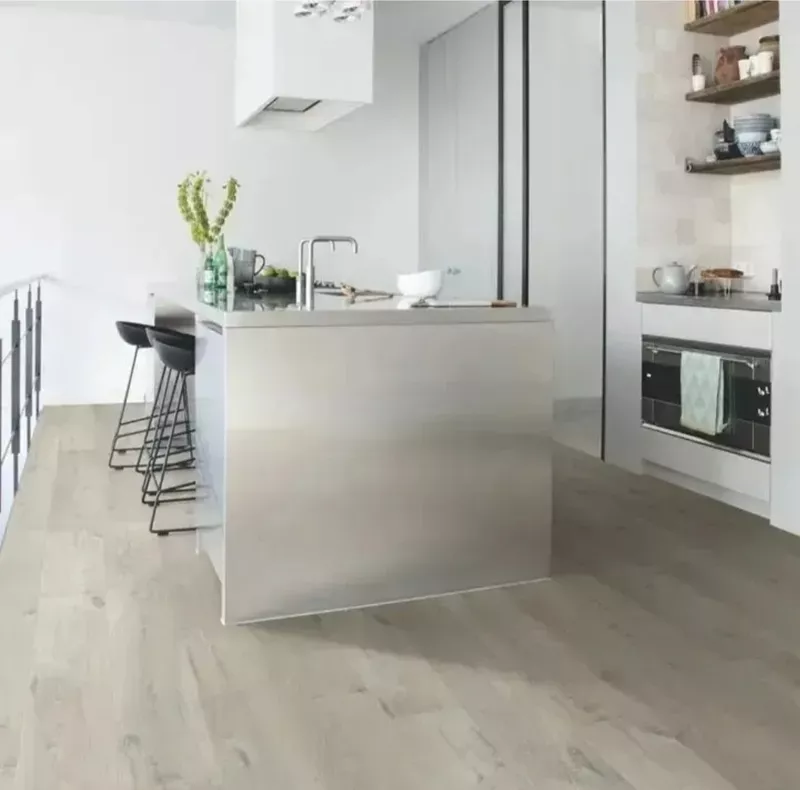 Продам новый,  качественный ламинат Quick Step