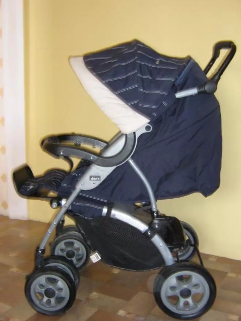 Продаётся коляска Chicco Tech 6 WD