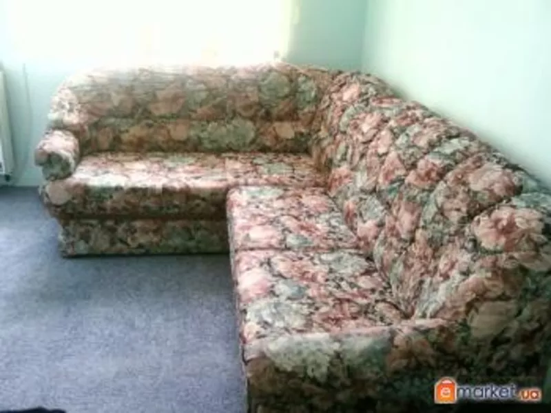 Продам красивый угловой диван.